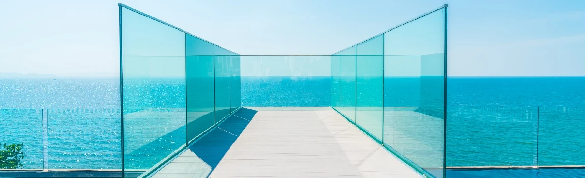Customized Glass Pool Fence Repair Services in Navarre, FL